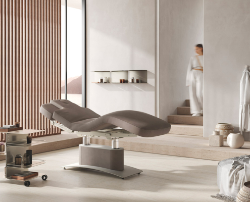 Massagebett Arcus für jede Art von Schönheitsbehandlung an – von der Gesichtsreinigung über Körperbehandlungen und Massagen bis hin zur Lymphdrainage